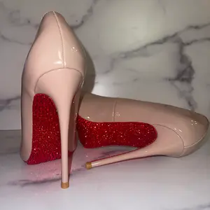 Christian Louboutin- nood