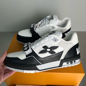 Louis Vuitton LV Trainer -black white