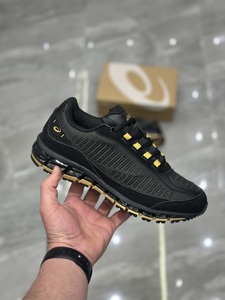 ASICS GEL-QUANTUM 360 black gold
