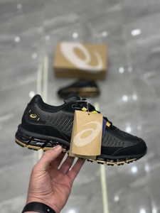 ASICS GEL-QUANTUM 360 black gold