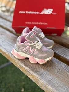 NEW BALANCE 9060 CHILDREN -beige pink
