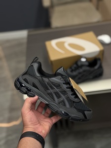 ASICS GEL-NYC Shoes -Black