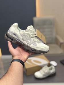 אסיקס GEL-NYC - בז'