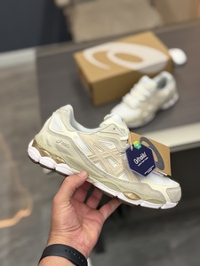 אסיקס GEL-NYC – בז׳