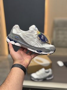 ASICS GEL-NYC Shoes -grey white