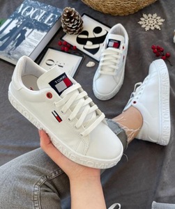 Tommy shoes