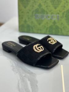 GUCCI slippers