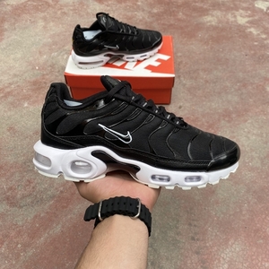 Nike Air Max Plus - Black White