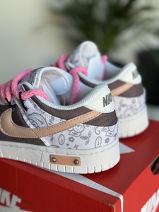 Nike DUNK SB - white pink